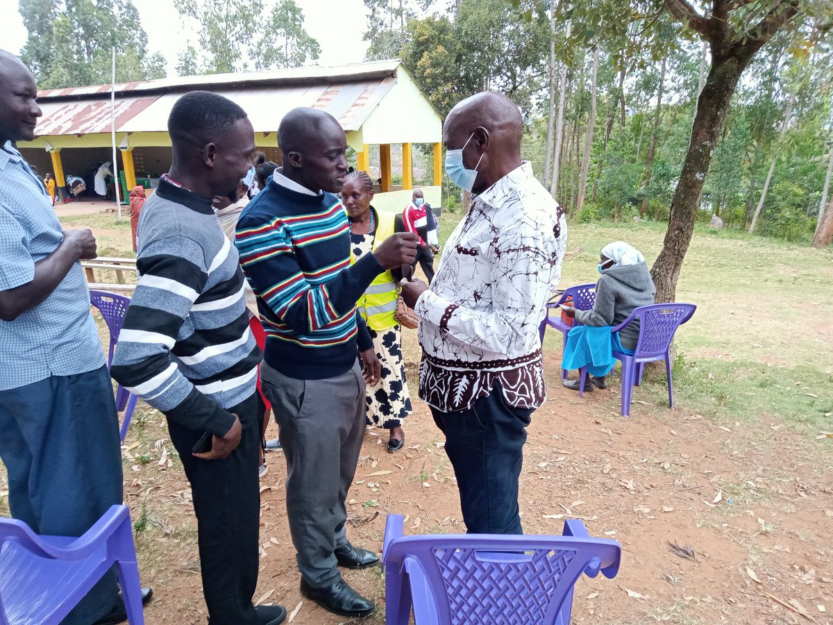 JohnPesa44's tweet photo. With my fellow gubernatorial aspirant Migori county @OgingaOuko at St. Joseph Ombo church for the mass. We urged the congregation to hold peaceful elections and elect credible leaders. #Migoriisone @DAP_Kenya https://t.co/AdqURQhDkI