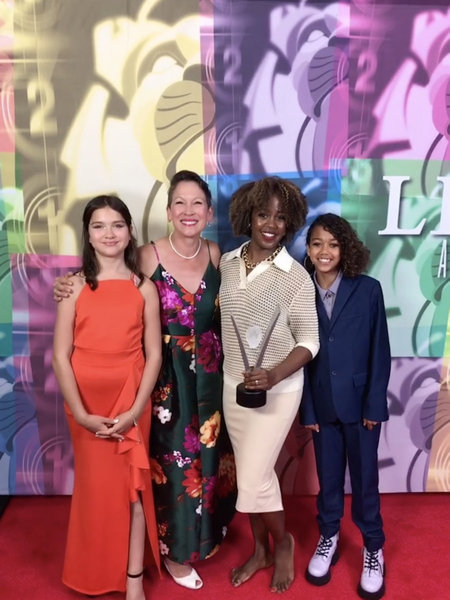 melaniejmark's tweet photo. The @leoawards were live in #YVR! Honoured to be in the company of the best of the best in BC’s motion picture,film & television industry!BCs talent is second to none- we punch well above our weight class. Congratulations to all the nominees and winners! #KeepShining #TheSector https://t.co/ktTlUx3TNB