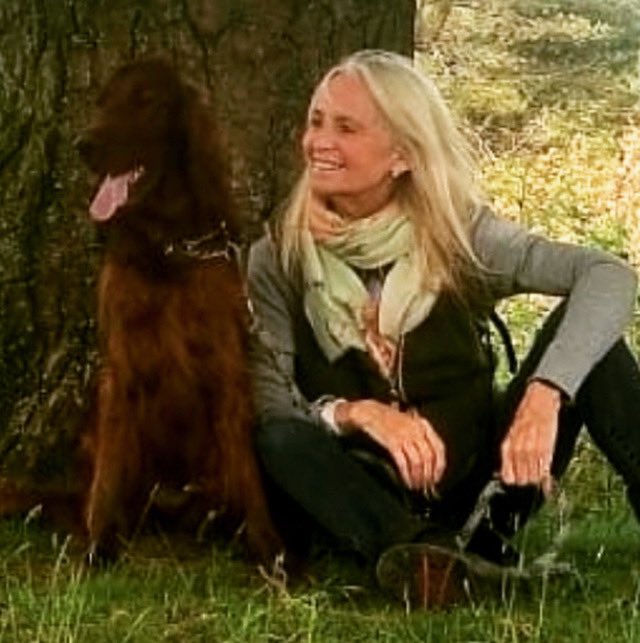 TheSusanGeorge's tweet photo. Shade of an old oak #tree my girl Martha and me and next weekend, the big one our#charity #event for #lastinglife see https://t.co/iVRSfx5Jr6 💕 https://t.co/sQAXpd8FKq