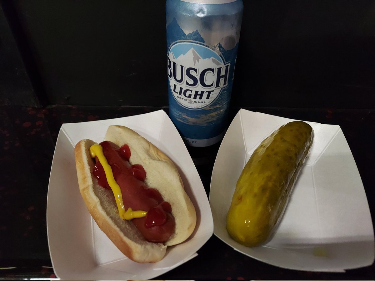 COwsley33's tweet photo. @horizoneventscenter knows how to do #concessions @PWRevolver #CageOfHorrors #ShittyHotDogs #BigOld @mtolivepickles & @buschbeer #Lightbeers #ICRevolverCrew #ForOURByOUR #SnackinWithOrtega #prowrestling #pickles #weiners #suggs #franks https://t.co/VW6QBP3CQa