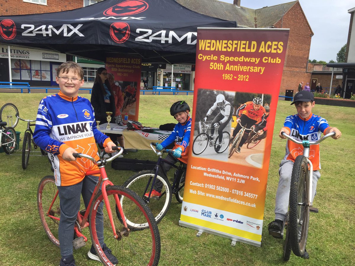 PhilBatemanMBE's tweet photo. Wednesfield Aces are always looking for youngsters to come and join them like these riders! Last week they celebrated 60 years of being a Club. We were pleased to have them providing exhibition at our #Stuff4Steph Funday.@WolvesCouncil @ExpressandStar #AshmorePark #Wednesfield https://t.co/BDkj8Vh5pm
