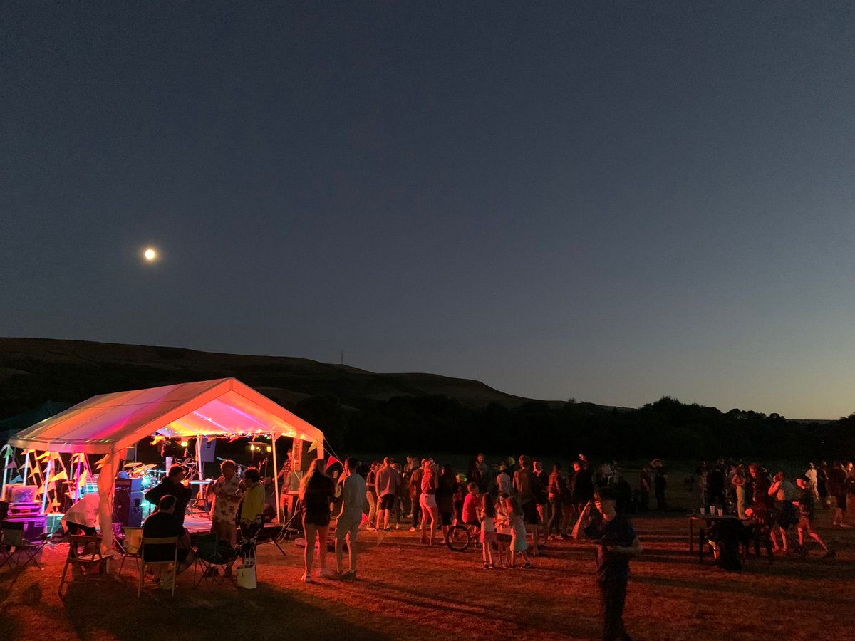 JonPaul3rd's tweet photo. Glastonbury’s OK but it’s not as good a the real thing #bamfest ⁦@BamfordCarnival⁩ https://t.co/hMmEwhEVMv