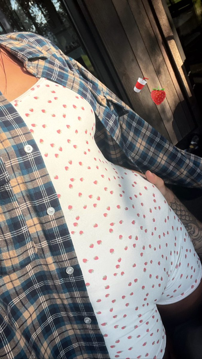 diorsvogue's tweet photo. Hailey Bieber via instagram stories ✨ https://t.co/lAZ2Sm6PUA
