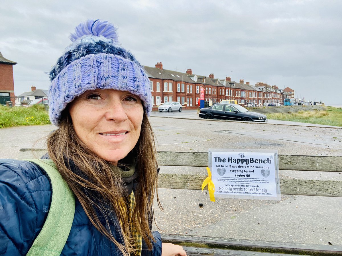 📍Sprinkled a few #HappyBenches along the coast in #Redcar #NorthYorkshire as I drive through to #SaltburnByTheSea 

Join me &amp; #TheYellowVanOfLove 🚌 as we travel around the UK 🇬🇧 organising community events to bring people together, create #HappyBenches to combat loneliness.