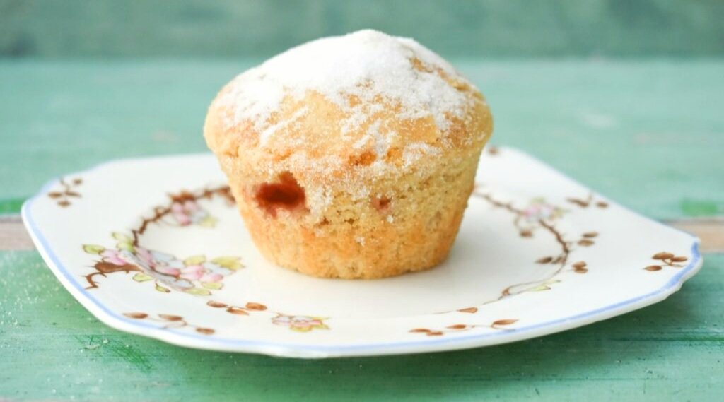 It seems like a jam doughnut kind of day (in soft, fluffy muffin kind of way). But which flavour of jam?
theveganlunchbox.co.uk/vegan-jam-doug…
#veganmuffins #vegandonuts