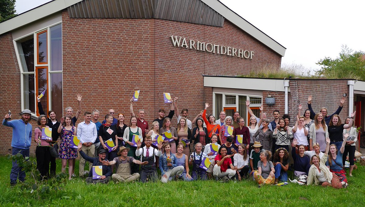 warmonderhofBD's tweet photo. Ontmoet een nieuwe lichting BOL &amp; BBL afgestudeerden in de biodynamische landbouw! Drie van de BOL-studenten studeert in september af. Ze komen op een spannende arbeidsmarkt, waar ieder zijn eigen stempel op zal gaan drukken. Veel succes!    #biodynamisch #boerenvandetoekomst https://t.co/hEvnOVccQo