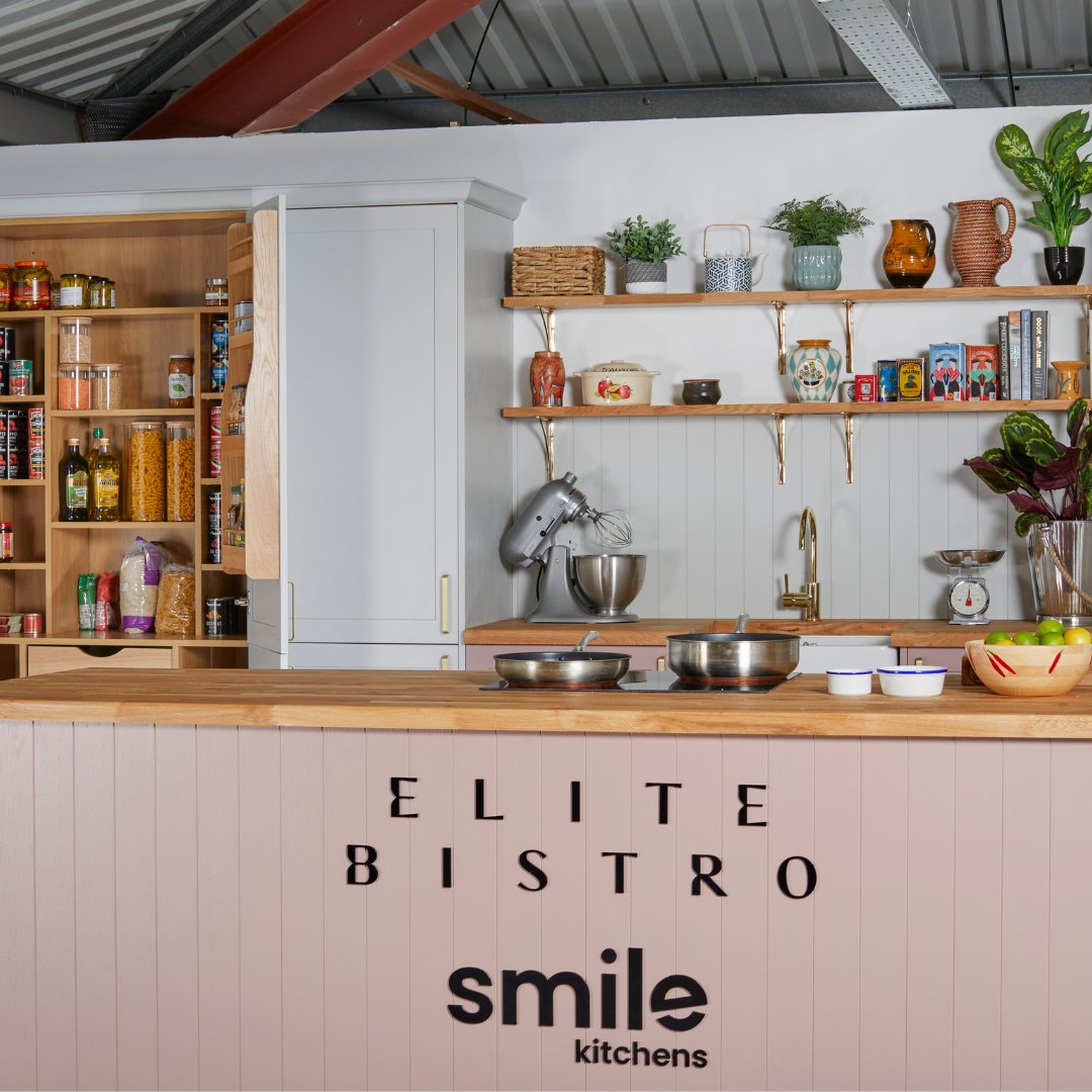 mysmilekitchen's tweet photo. Introducing the new kitchen studio for @GaryUsher_ and the team at @Elite_Bistros HQ in Hoole, Chester β A beautiful example of our Vard range in Doll and Tusk.
ππΌ https://t.co/M0rATzUuzA
#pinkkitchen #greykitchen #kitchenblog #homeblog #interiorsblog #designblog https://t.co/SJbZhx6UMT
