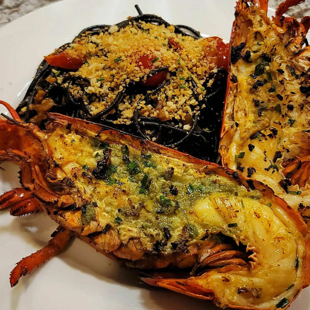 lokyee's tweet photo. Last night I went out for dinner and the restaurant had lobster tail with squid ink pasta on the menu.  I really wanted to order it but was reminded that I had bought lobster for tonight.  So fine, I said... I'll make it myself.  Saved myself $38 and got… https://t.co/V1OFM5xqhj https://t.co/vPXmTIHCyj