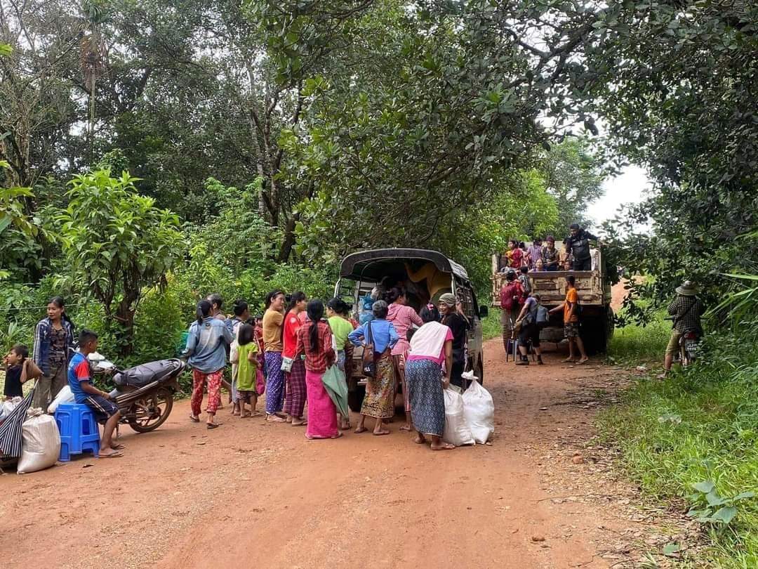 Urgently need humanitarian assistance for IDPs in Sagaing and Tanintharyi regions. Hundreds of thousands of people were forced to flee by #MyanmarMilitaryTerrorists' war crimes and crimes against humanity.

#2022July10Coup #HelpMyanmarIDPs #WhatsHappeningInMyanmar
