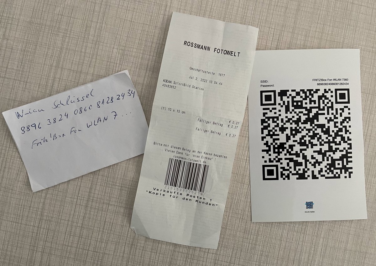 WLANHelfer's tweet photo. Letzte Woche in der Ferienwohnung erstmal alle Geräte ans zur Verfügung gestellte WLAN gebracht.

Dank AirPrint Support der @Kodak Automaten der @rossmann Fotowelt, sollten die nächsten Urlauber auch ohne App weniger Mühe haben. https://t.co/UQGHQSCsFl