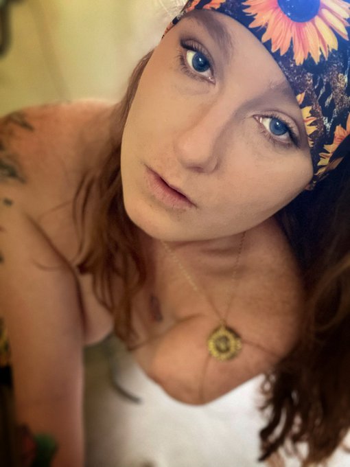 2 for $1 paid votes all day Sunday! https://t.co/vBV7C7ktZo 2 cuts until i get to the quarterfinals!<a href="/tag/ginger"class="tags"><span>#ginger</span></a><a href="/tag/votenow"class="tags"><span>#votenow</span></a><a href="/tag/disabilities"class="tags"><span>#disabilities</span></a><a href="/tag/amputeemodel"class="tags"><span>#amputeemodel</span></a><a href="/tag/maximcovergirl2022"class="tags"><span>#maximcovergirl2022</span></a>