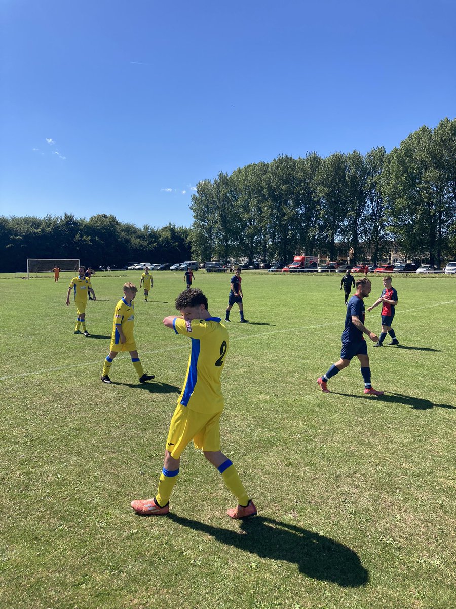 MendipBroadwalk's tweet photo. 🔴🔵

After a tough friendly yesterday - we start looking forward to the @FrysFC Cup this week. 

We’re playing Tuesday evening Versus @BedmiDownFC 

#SupportWelcome https://t.co/SlX6QwORiX