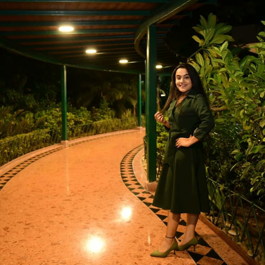 BaxiNatasha's tweet photo. I am still learning, I am still changing 🤩💚
#helloinstagram
#learneveryday
#naturalpics
#poser
#lovefornature
#simpleyetelegant
#leoshinesbright https://t.co/mP749yRUN5