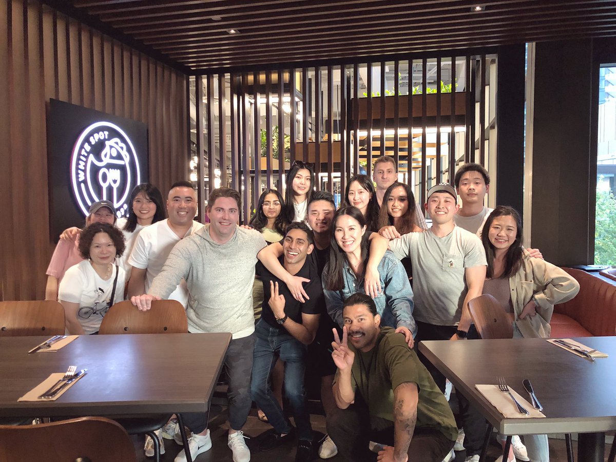 Lynda_Juan's tweet photo. Celebrating EAW with this incredible team!THANK YOU for all your hard work and dedication!💚💚#YouMakeTD #CheersToPeers #TD_Yaletown @dianepaolo @ames_xie https://t.co/TYS0icCH7h