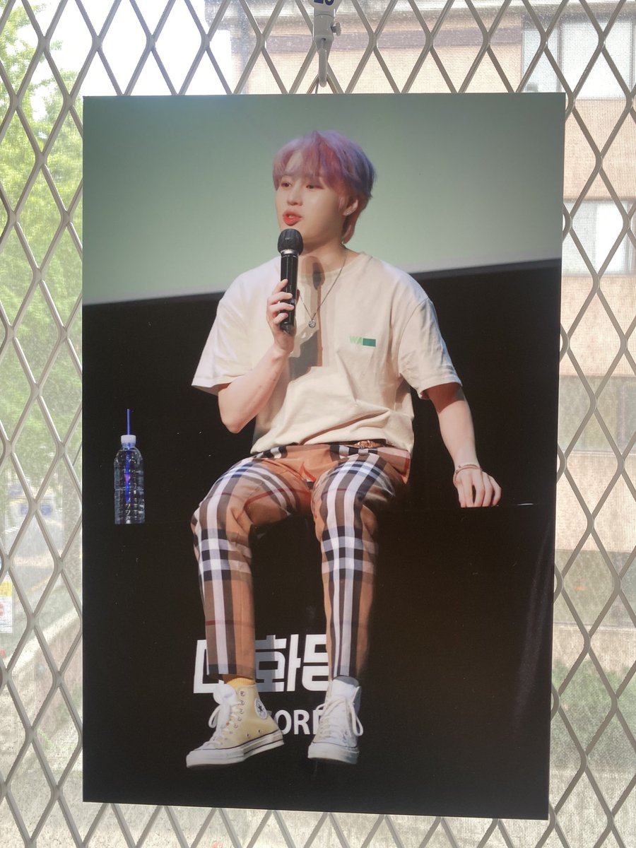 bbom_ae's tweet photo. 나를 짜증나게 하는 올해의 사진 네 장

@SkyFor_0322
#하성운 #하성운컴백한다_하늘이들아같이놀자 https://t.co/4GZ6hhY3DN