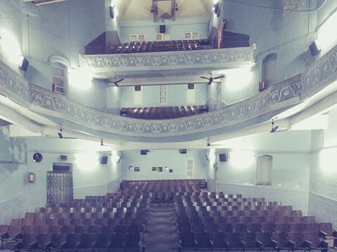 It staged plays in the 1920s. Blockbuster film ‘Jai Santoshi Maa’ had a 50-week run here. Today it plays reruns of old movies for tickets priced under Rs.30.

100+ years old Edward Talkies in Kalbadevi, Mumbai. One of the few single screen cinemas still functional.