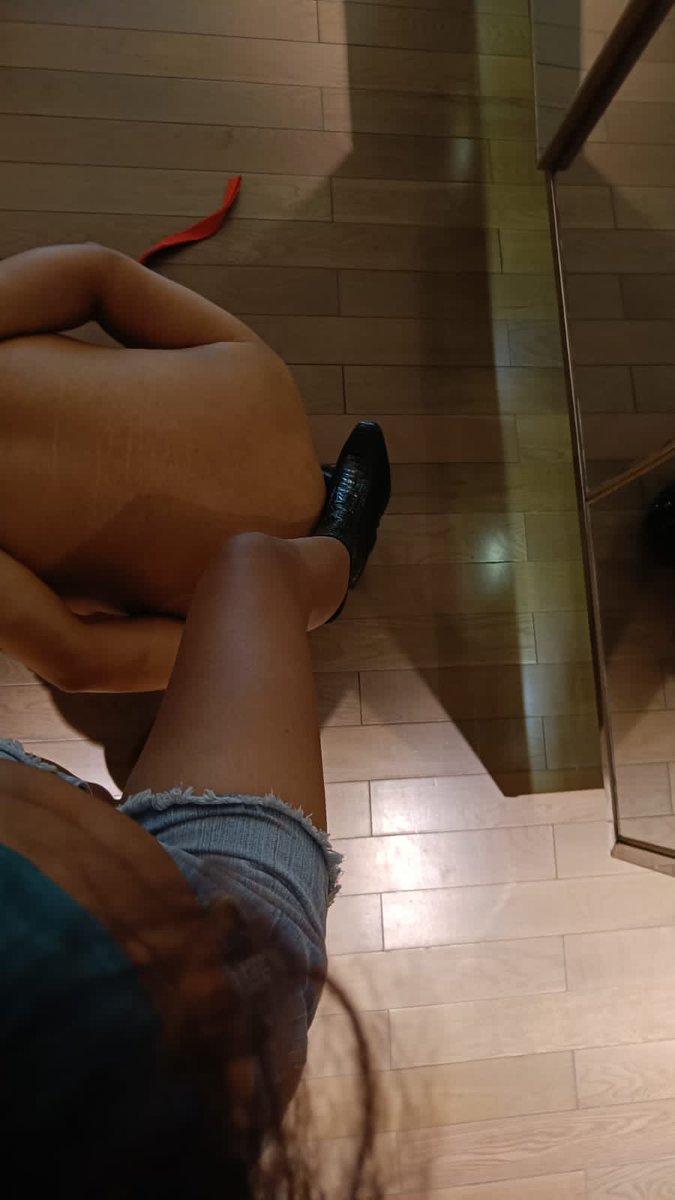 deepikasghulam's tweet photo. Wanna see real domina! Make your dreams come true!! 
@FemdomQueenD @MistresDeepika is traveling to these cities 
📍 Surat     July 14
📍Pune      July 15
📍Mumbai July 16-17
📍Goa        July 18 
DM  to serve in real! https://t.co/LJZBq3vGwq