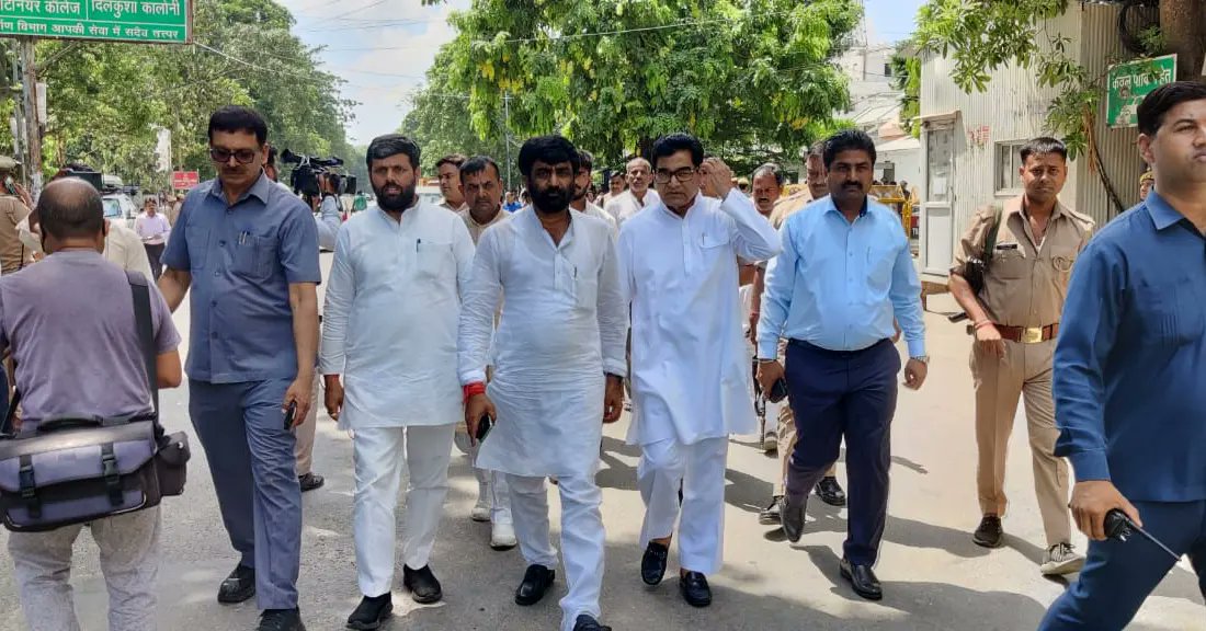 drdilip0001's tweet photo. समाजवादी पार्टी के संस्थापक मा० मुलायम सिंह यादव जी की धर्मपत्नी साधना जी के निधन पर लखनऊ आवास पर जाकर श्रद्धांजलि अर्पित की। https://t.co/5F8Whmjxs8
