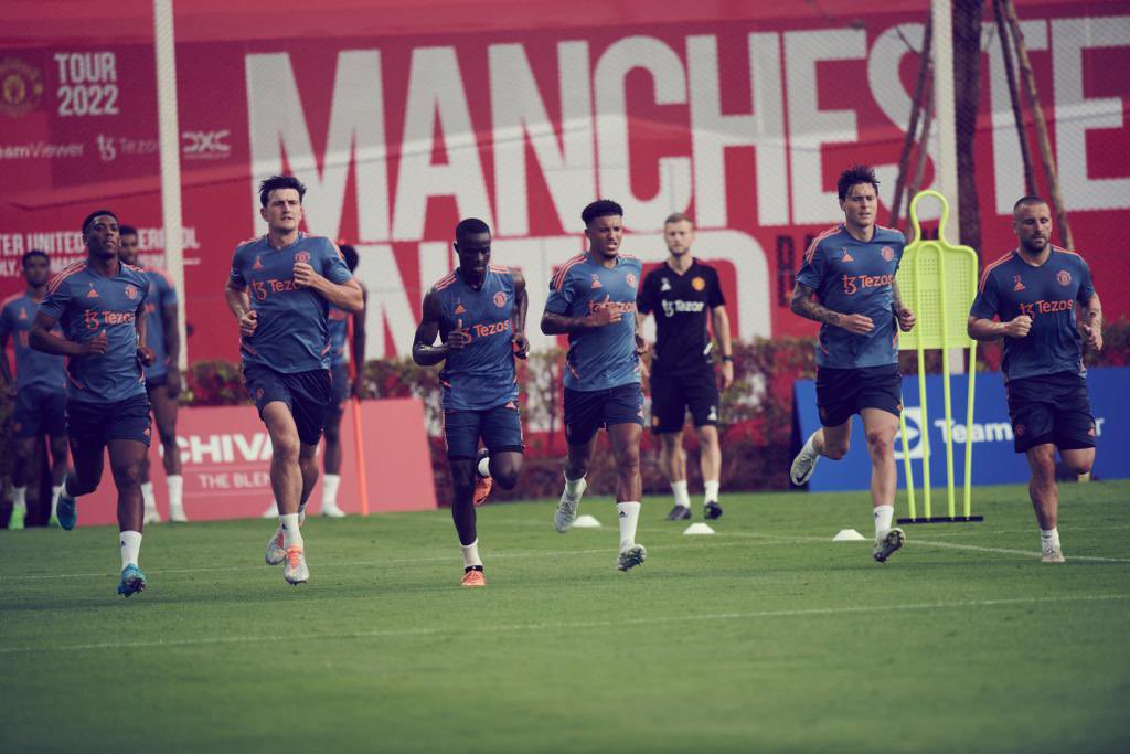 kojokart's tweet photo. Thank you for the amazing welcome to Bangkok, appreciate all the support. Straight into a great team session to kick off #MUTOUR22. 🇹🇭😅🔴 #mufcman https://t.co/8YHoMyLiM8