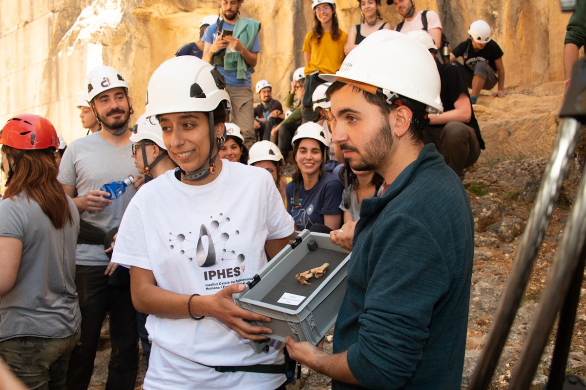 Miguel_preh's tweet photo. #Atapuerca2022 #Ata22 #Day21 this day, Friday 8th of July, was a day to remember... It was presented the human fossil found at #SimaDelElefante some days ago. "The face of the first European" is already in all the newspapers! Such a day full of emotions... https://t.co/hCqiecF8z9