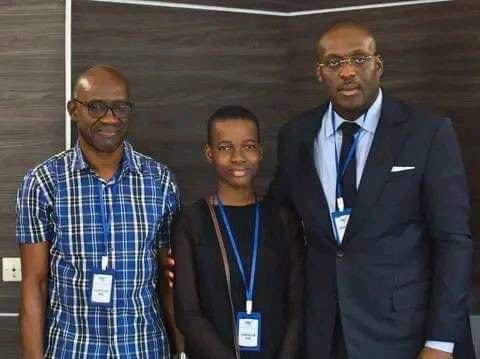 Prom_Ivoire's tweet photo. L’élève Monney Chiadon Joelle Emmanuella a été reçu par M. Stéphane Kipré. 

Il lui offre une bourse d’étude pour l’année scolaire prochaine. dès les vacances prochaines,  des stages à SK Global Investment Group. https://t.co/o588zzEoEz