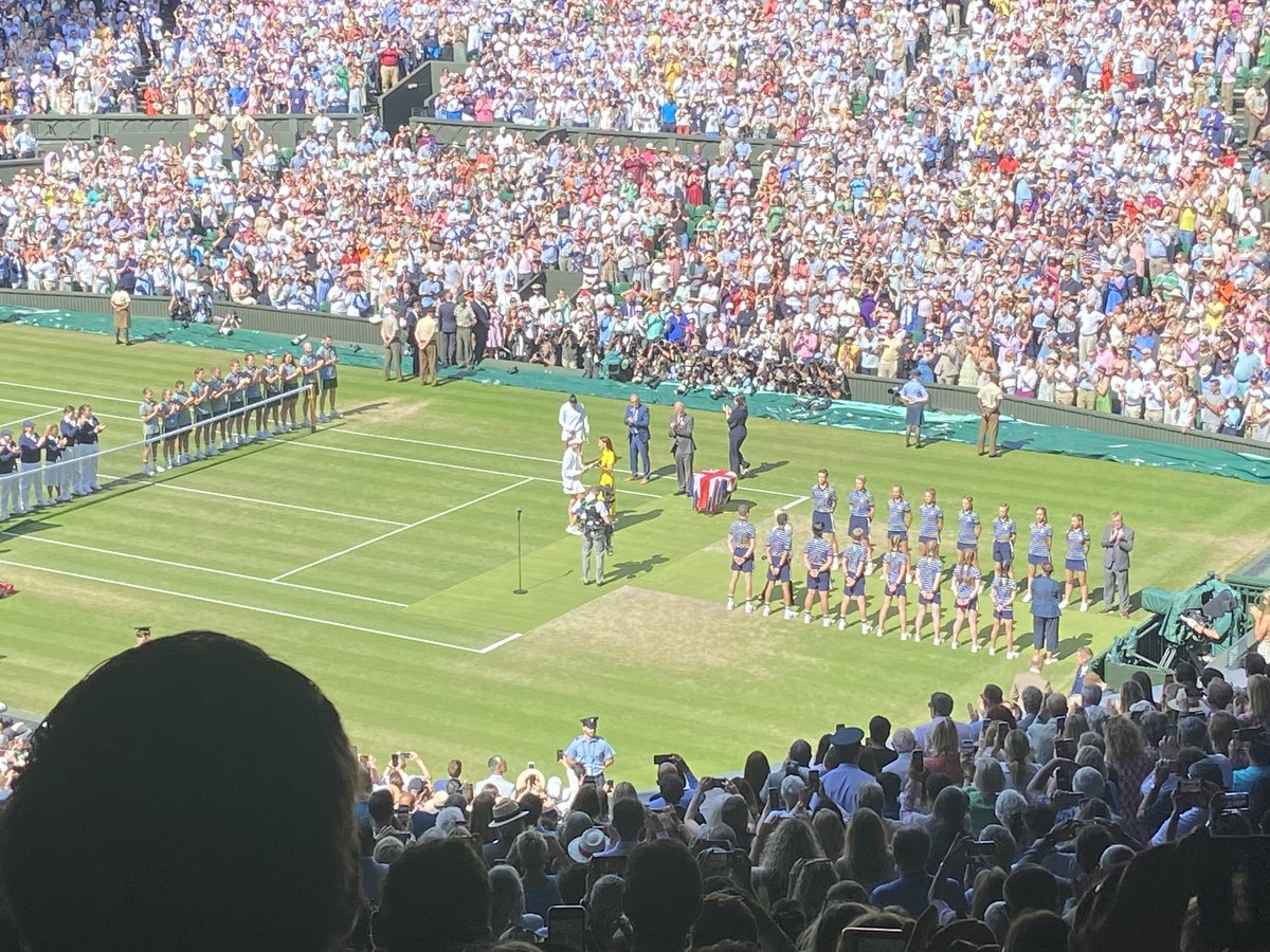 _SamShooter's tweet photo. Once in a lifetime day out at @Wimbledon with 👩‍⚕️@gwennanllwyd for the ladies singles final. ☀️ 🎾 🏆 https://t.co/J755Iig7WO