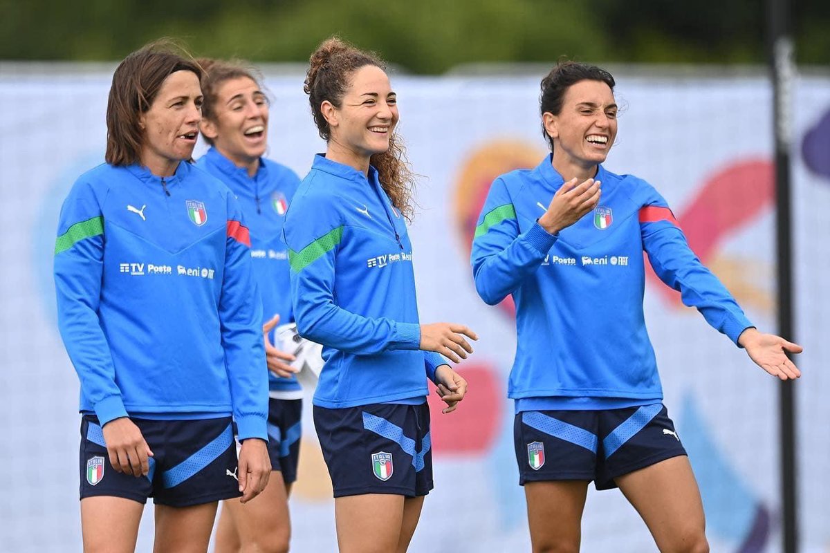 PwC_Italia's tweet photo. In bocca al lupo alla nostra #Nazionale femminile per la 1^ giornata #WEURO2022
Noi di #PwCItaly vi seguiremo con grande entusiasmo; crediamo fortemente nel valore dello sport, nello spirito di squadra e nelle ambizioni di tutte le nostre persone. 
#LeAzzurreSiamoNoi #Azzurre https://t.co/Zd8GPFvgq7