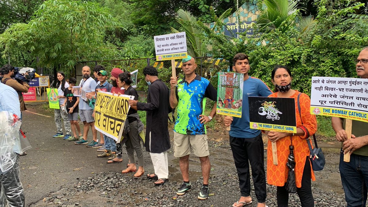 TOIMumbai's tweet photo. Mumbai: Citizens protest in #Aarey amidst heavy police deployment. https://t.co/2WaS4CAby9