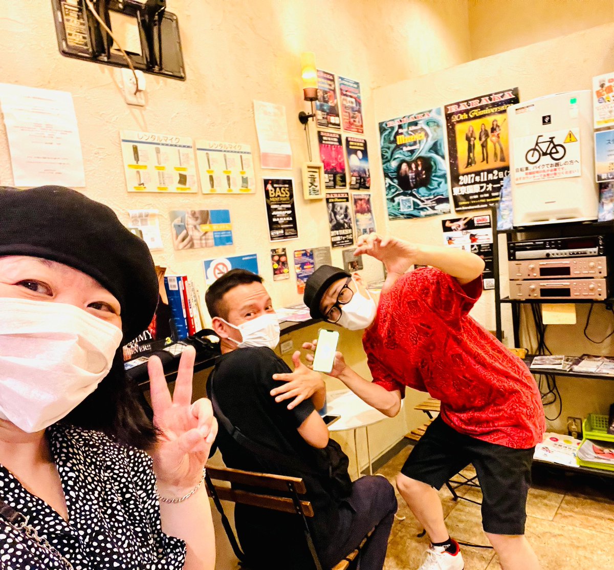 you_soul_d's tweet photo. 東京チームの昨日の練習🎤🥁🎸
とにかく、
ギターとドラムがうるせー🔈🗯
グルーヴだけはバッチリw
後は、骨折れフテッチがノルだけ🕺
#ソウルディー
#soul_d https://t.co/st08pD4jn3