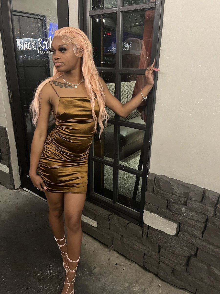 jussstyce's tweet photo. aging real fine over here 😽 #bdayrecap https://t.co/Iw3LydoUAj
