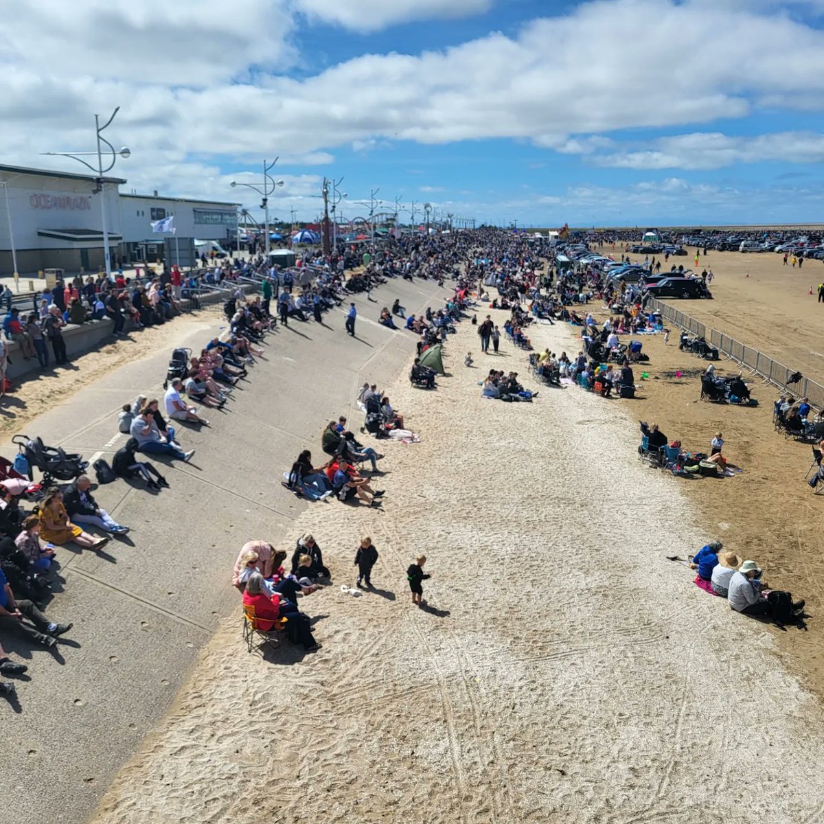 SouthportAir's tweet photo. What a brilliant day today and another fantastic day lined up.
The sun is shining☀️
We anticipate it to be busy so arrive early and wear plenty of sun cream 🌞
#southportairshow #Southport #rafredarrows #phoontime #bbmf https://t.co/smZA9LrGHF