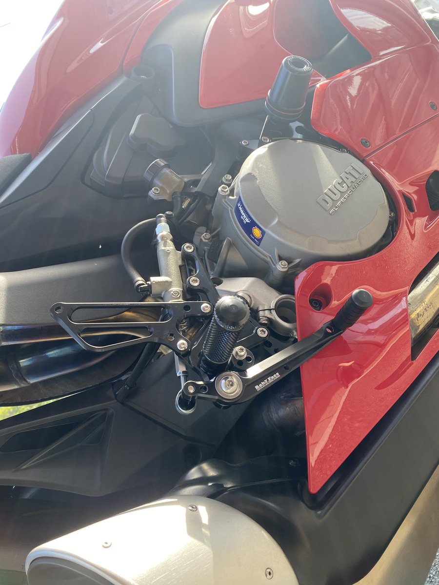 trentasette37_'s tweet image. ステップ取付等。
次のカスタムは…
#ducatipanigalev2
#dbTECH
#ディービーテック