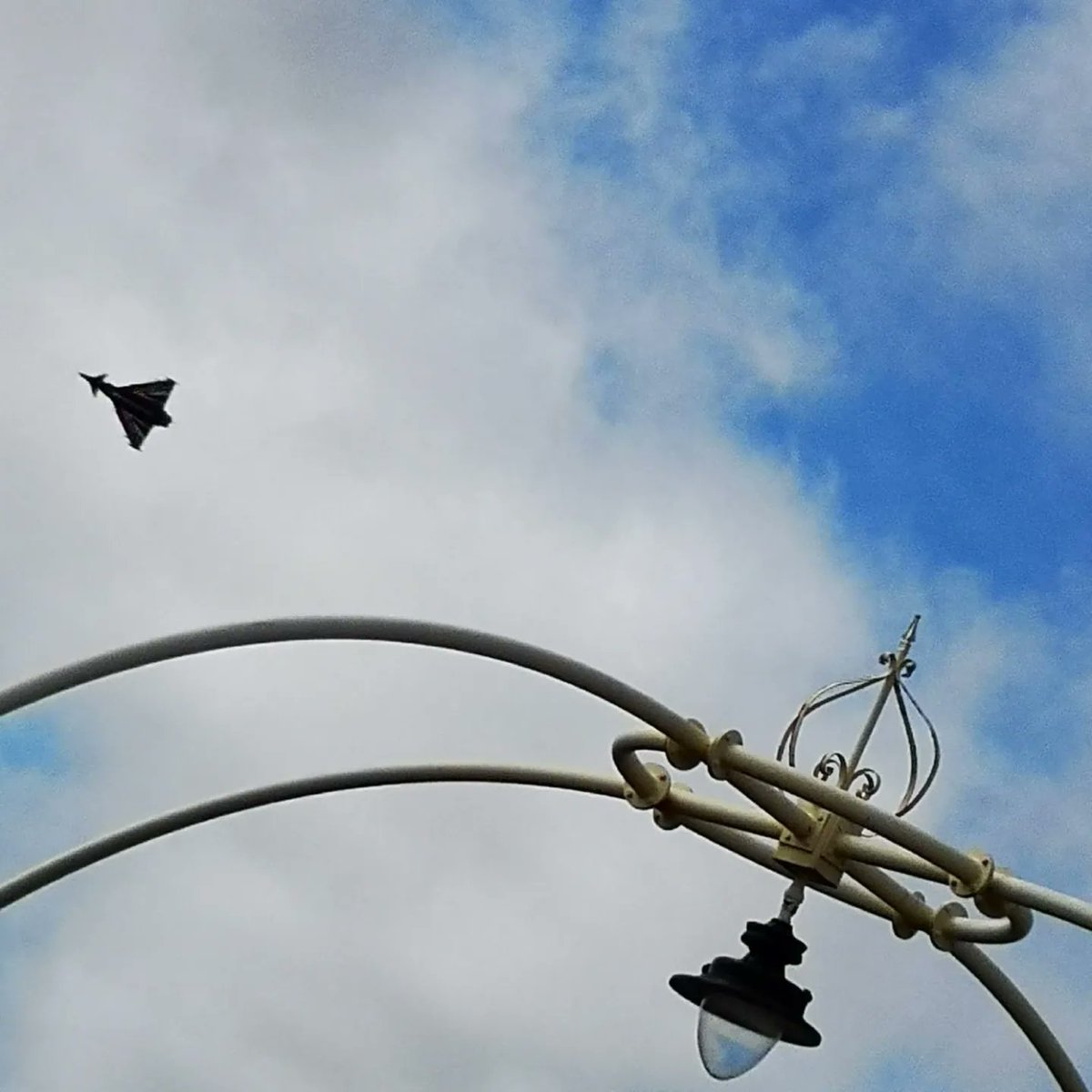 SouthportAir's tweet photo. What a brilliant day today and another fantastic day lined up.
The sun is shining☀️
We anticipate it to be busy so arrive early and wear plenty of sun cream 🌞
#southportairshow #Southport #rafredarrows #phoontime #bbmf https://t.co/smZA9LrGHF