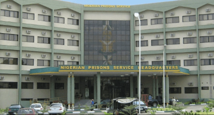 ARISEtv's tweet photo. Nigeria: How Ex-Boko Haram Fighter Emerged as Prison Official 
Fresh facts have emerged on how an ex-Boko Haram fighter became an official of the Nigeria Correctional Services (NCoS). 
https://t.co/6j5znWbSDi https://t.co/bsHFWMKP6s