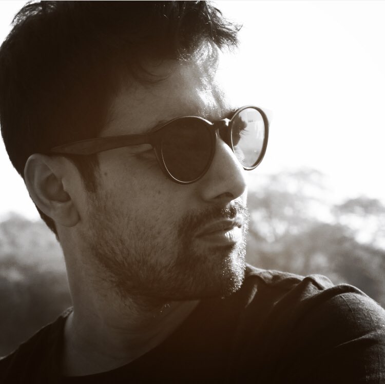 iamAnuragSinha's tweet photo. In the reverie of Reality…! 🛁
.
.
…only One…must there Be ! 🛀
.
.
.
#theworldReal #theRealdream #theway #onemustBe #❤️
.
.
📸 : Navin Chandra Ganesh
hmU : @samirhlakhani https://t.co/iVr8qXs1nZ