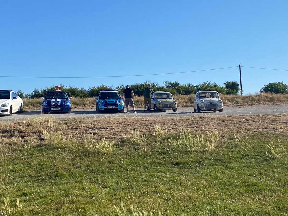 PANDSMOC's tweet photo. Another day and another MINI event. We’re off to #MiniOnTheRec | #MINI #MINIUK #ClassicMini #MINIFam https://t.co/J41ch5RROB