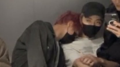 813haech's tweet photo. jaemin’s shoulder must be a very comfy place … 🥹 https://t.co/KDpA2kYvmT