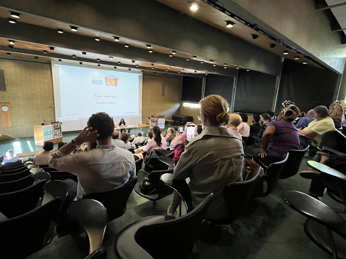 lweale's tweet photo. Listening to Claudia Roden speaking about picnics.  #oxfordfood22 #PortableFood https://t.co/JIXa7uveHn