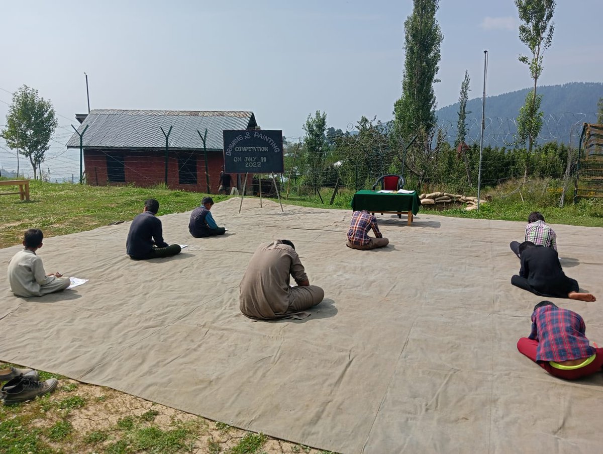 WularBattalion's tweet photo. A drawing competition for children of Kiatsan village was organised by Kiatsan Army camp of #WularBattalion ...
#NayaKashmir
#ConstructiveEngagement
#TheHaqParWani
#SherDilWani https://t.co/LDlFG64QSw