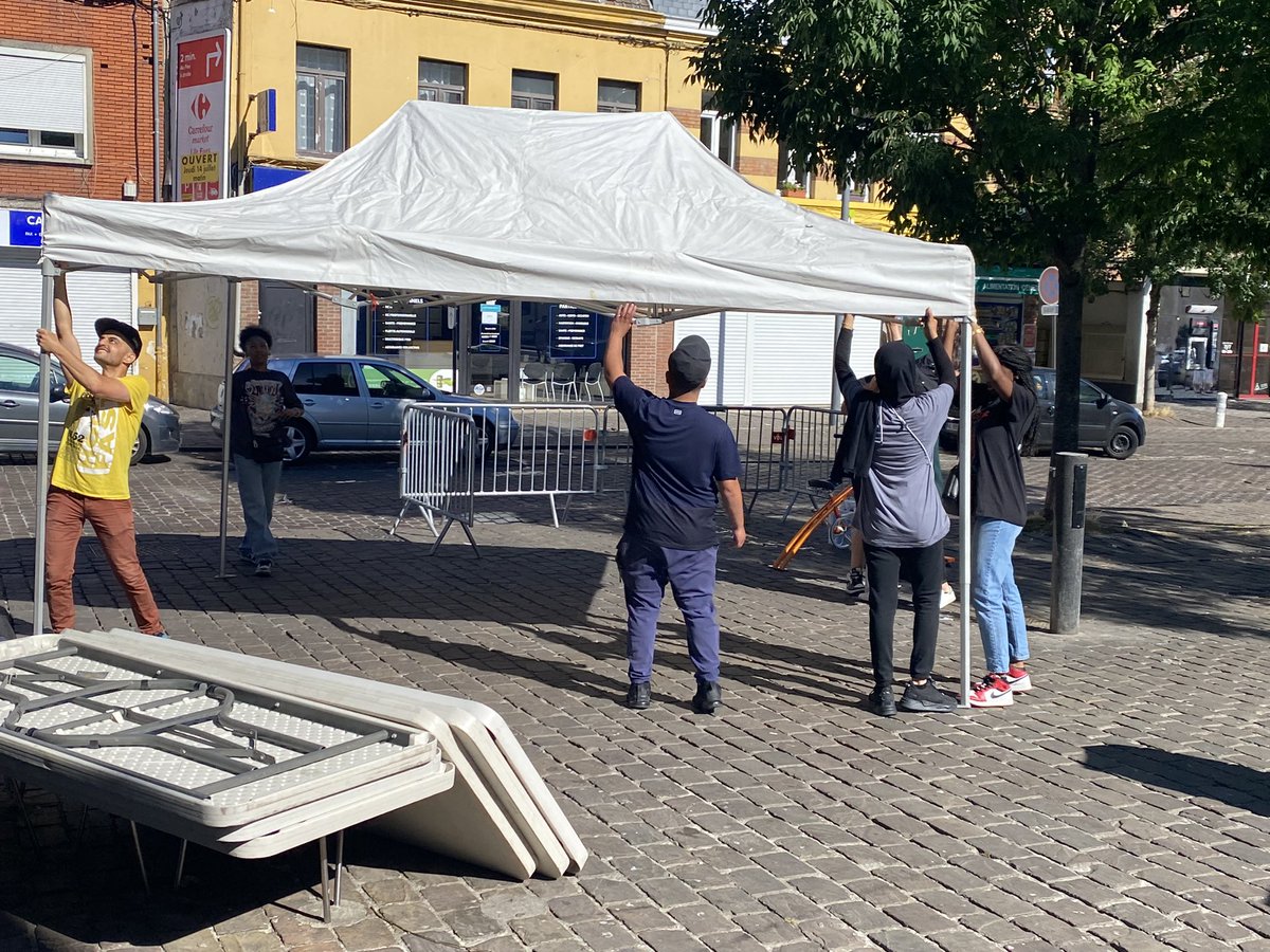 t_makki's tweet photo. Jour J Block Party 2 (10h-21h) 
Nos quartiers d’été sur la place centrale de Fives. Les jeunes du CSC Roger Salengro installent le matériels pour offrir une journée festive exceptionnelle aux habitants de Fives et ses alentours. Fives continue ses fêtes de l’été. Venez nombreux ! https://t.co/PzfaGGgN9p