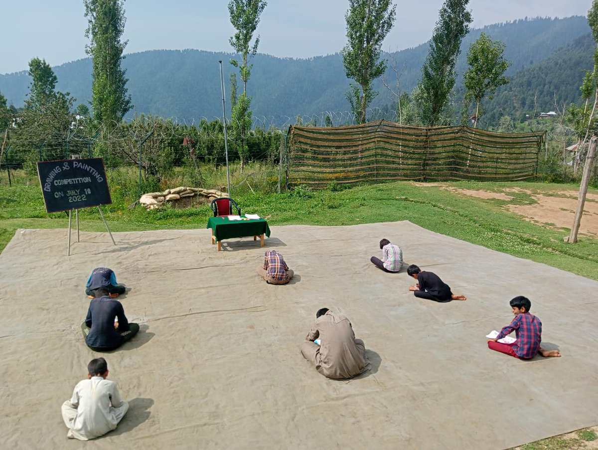 WularBattalion's tweet photo. A drawing competition for children of Kiatsan village was organised by Kiatsan Army camp of #WularBattalion ...
#NayaKashmir
#ConstructiveEngagement
#TheHaqParWani
#SherDilWani https://t.co/LDlFG64QSw