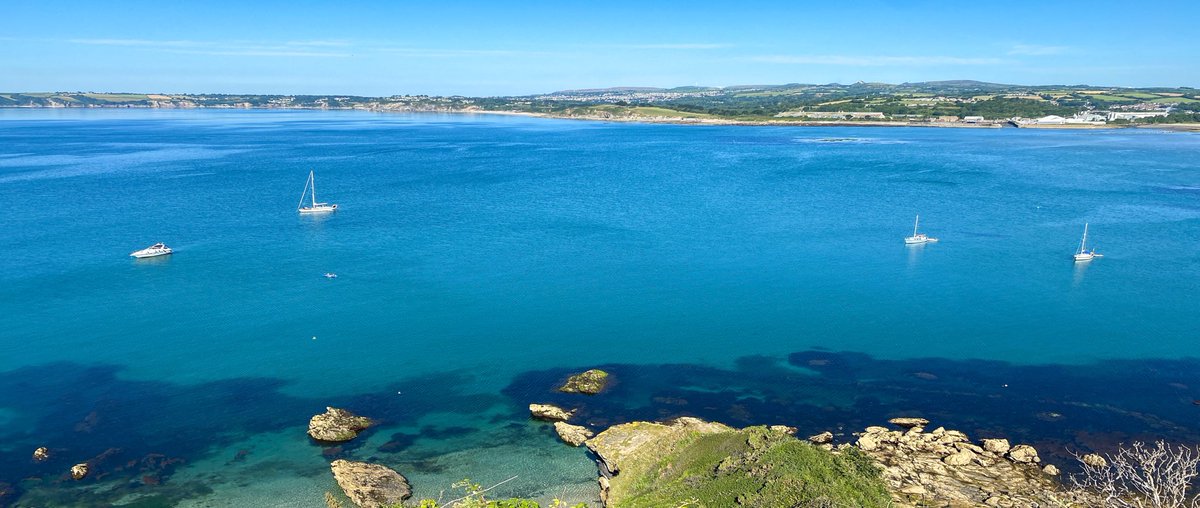 KernowDeej's tweet photo. Just another day in paradise, wouldn’t want to live anywhere else on a glorious day like today…

… #kernow #cornwall #cornishcoast #polkerris #parbados #staustellbay #blueseas #blueskies #yachts https://t.co/iWtKRbwEN6