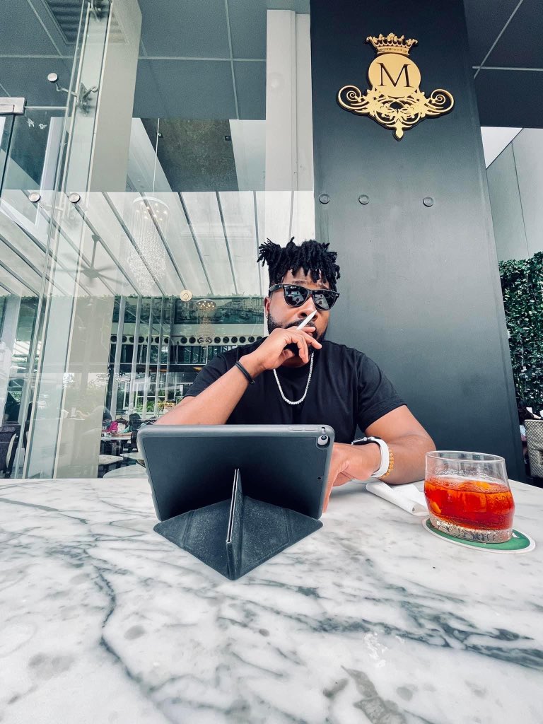 DeejayRoss's tweet photo. Ardently crunching numbers in a bid to lock in the bet spread for tonight’s Tennis #Wimbledon Gentlemen’s Singles Final 😅 https://t.co/PZy7z2J4tq