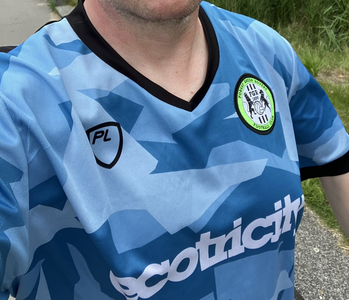 daveheemskerk's tweet image. Het blijft spannend... De oefenloop vanmorgen ging iig zonder pijn aan de enkel. Start Vierdaagse lijkt te lukken. Twijfel zit erin dat 5 km nog geen 4x50 is. Wel windenergie in de rug 😉 #ecotricity