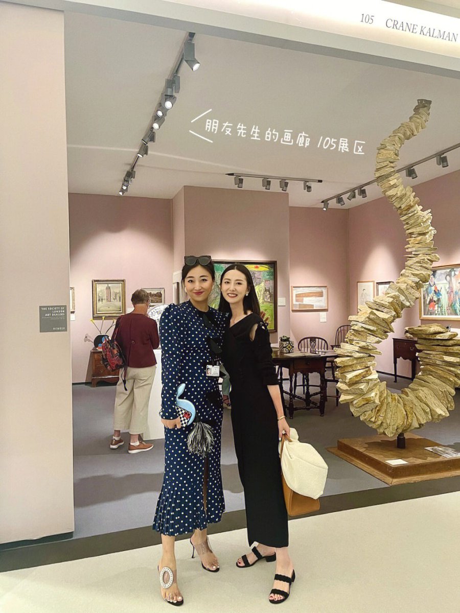 dafapahlevi27's tweet photo. Art fair on weekends https://t.co/Yr387w5L5C