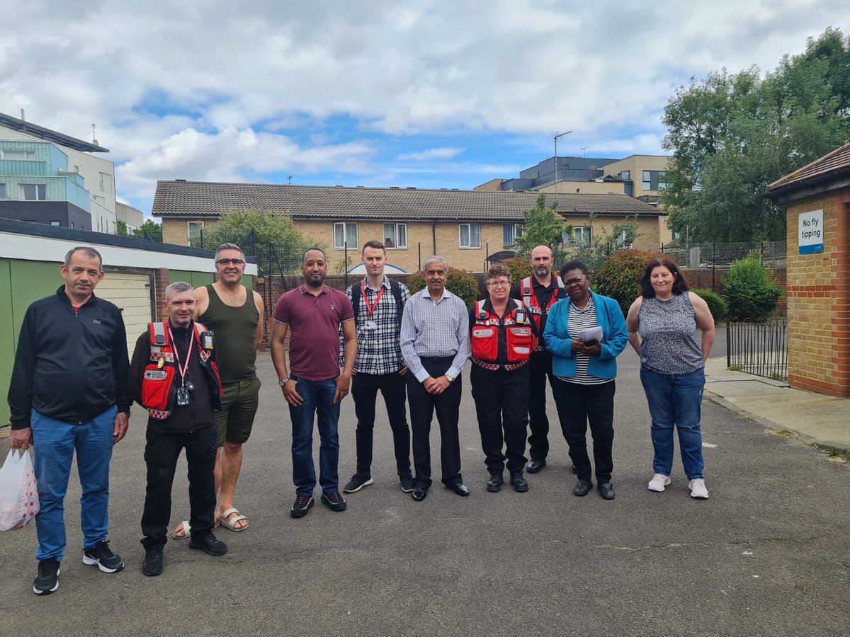 Sam Dalton (@sam_dalton_1) on Twitter photo Yesterday <a href="/SunilChopraM/">Sunil Chopra</a> and I were joined by Cabinet Member for Community Safety <a href="/cllrdoradf/">Dora Dixon-Fyle MBE</a> to meet residents on Aylwin Estate, discussing steps taken to reduce crime & what more we can do to keep residents safe there. Yesterday <a href="/SunilChopraM/">Sunil Chopra</a> and I were joined by Cabinet Member for Community Safety <a href="/cllrdoradf/">Dora Dixon-Fyle MBE</a> to meet residents on Aylwin Estate, discussing steps taken to reduce crime & what more we can do to keep residents safe there.