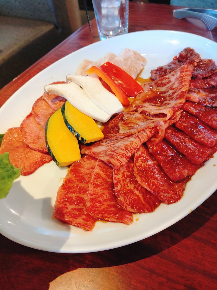 8rGDz3uTVV0ZhMV's tweet image. #焼き肉　#ディト　#ランチ
食べて来たぁー！しばらくお肉は遠慮しますね！www
デザートの卵プリン🍮生卵入ってました…(,,꒪꒫꒪,,)
ﾁﾋﾞｽｹは気に入ったそうです。