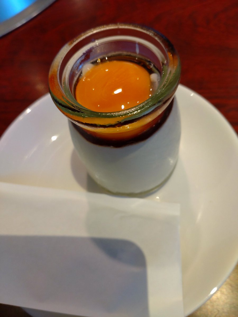 8rGDz3uTVV0ZhMV's tweet image. #焼き肉　#ディト　#ランチ
食べて来たぁー！しばらくお肉は遠慮しますね！www
デザートの卵プリン🍮生卵入ってました…(,,꒪꒫꒪,,)
ﾁﾋﾞｽｹは気に入ったそうです。