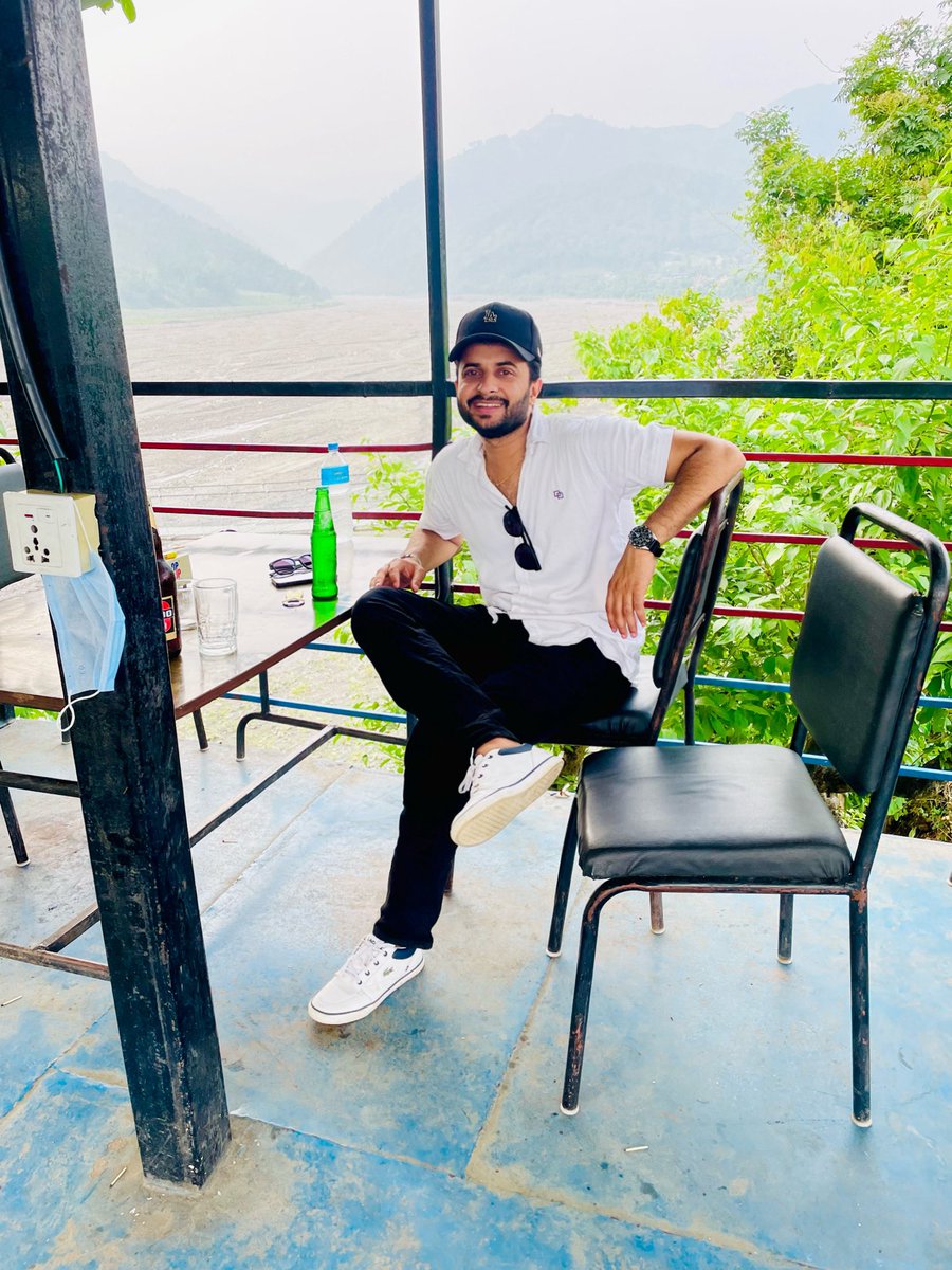 Love yourself enough to set boundaries.Your time and energy are
precious. You get to choose how you use it. You teach people how to treat you by deciding what you will and won't accept🙏🙏⭕️