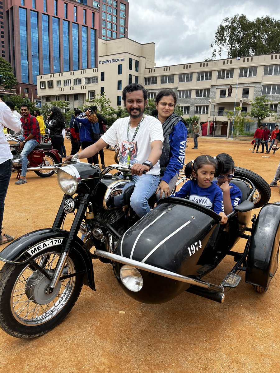 officialbjymc's tweet photo. Jawa Day is the time with family, with @jawamotorcycles being a constant family member. Happy International Jawa Day 2022 to one and all.  

#JawaDay2022 #jawa #yezdi https://t.co/sUNgk9ponN